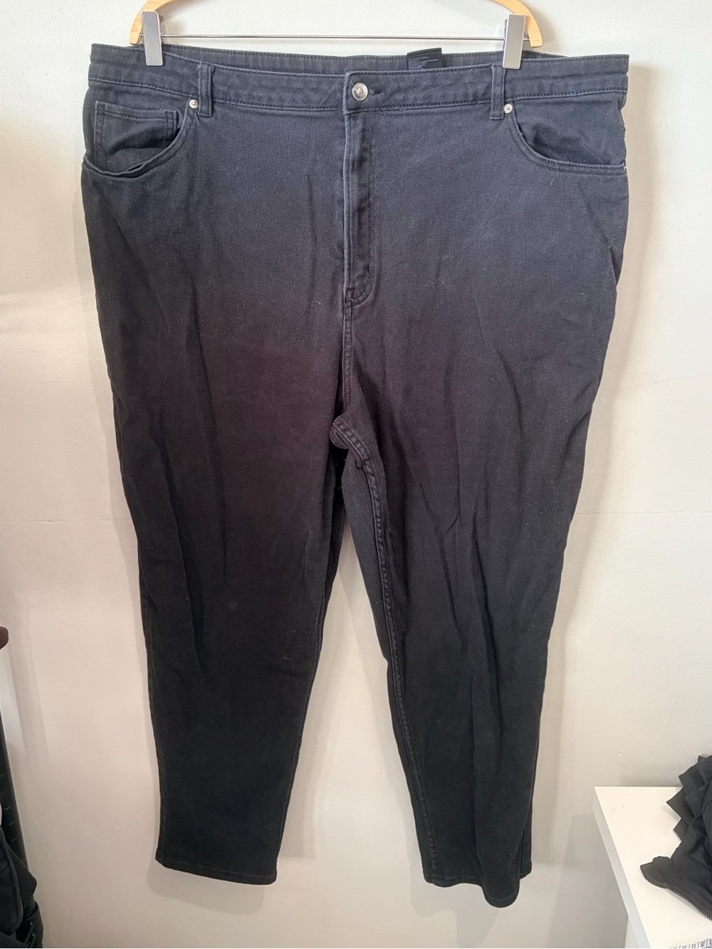 H&M Divided Black High-Waisted Slim Mom Jeans - Size XXL / TTG